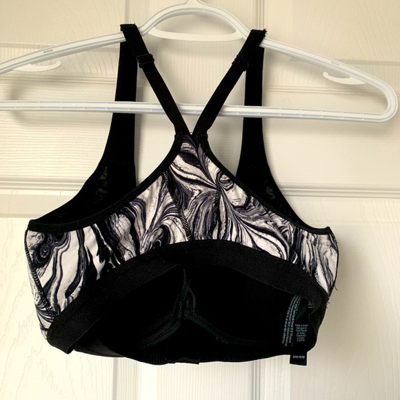 VS SPORT Gently Used Sports Bra Size 32D - Picture 2 of 4